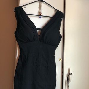 Vestido sin roturas la marca body central taya M